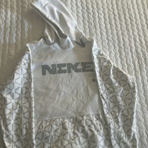White Nike Sweatshirt XXL